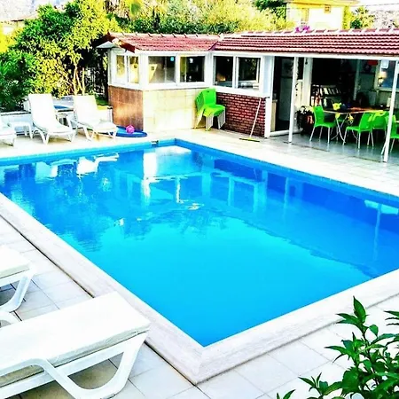 Hotel Karaca 3*
