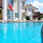 Отель Karaca 3*
