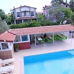 Отель Karaca