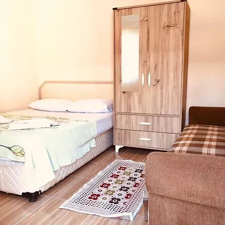 Hotel Karaca 3*