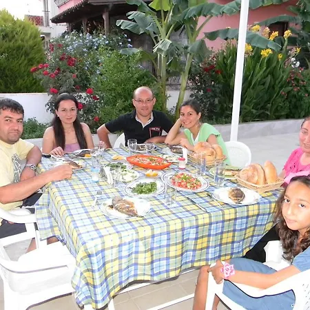 Hotel Karaca 3*