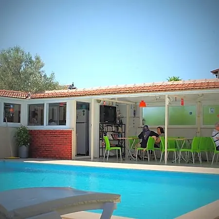 Hotel Karaca 3*