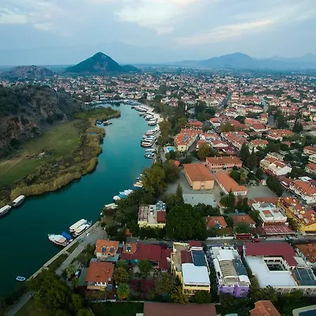 Karaca Hotel