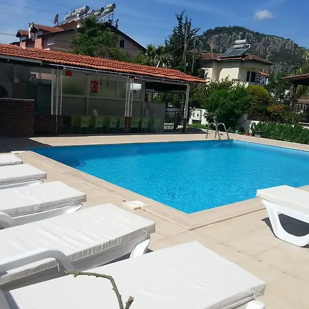 Karaca Hotel 3*