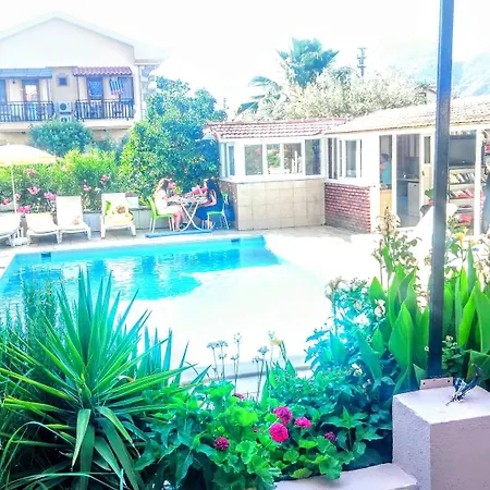 Hotel Karaca 3*