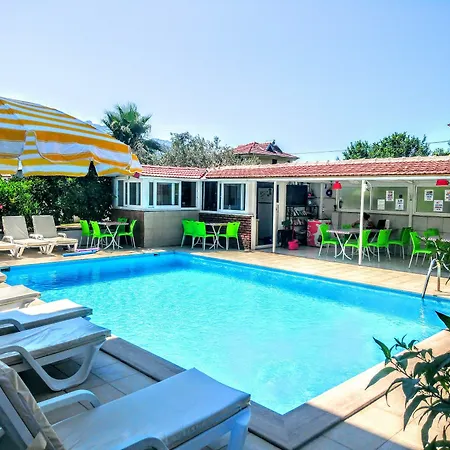 Karaca Hotel 3*