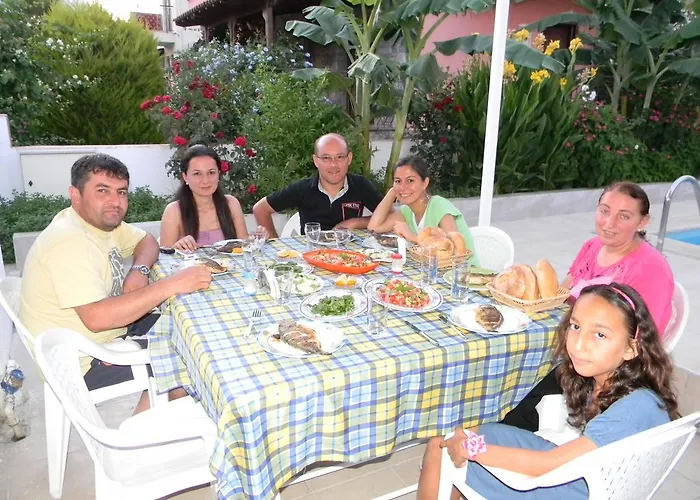 Hotel Karaca 3*